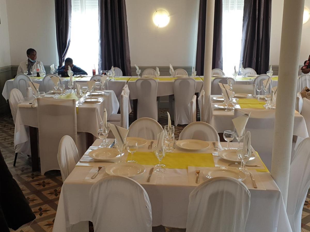 Hotel - Restaurant - Bar Saint Avit L Hotel Des Tchoumjeu Lourdes Bagian luar foto