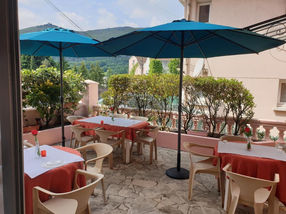 Hotel - Restaurant - Bar Saint Avit L Hotel Des Tchoumjeu Lourdes Bagian luar foto